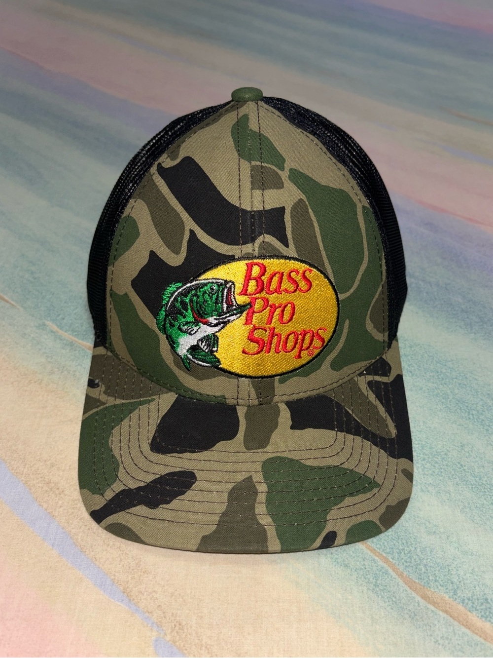 Bass Pro Shops Vintage Men's‎ Camo Leaping Bass Logo Trucker Cap Green